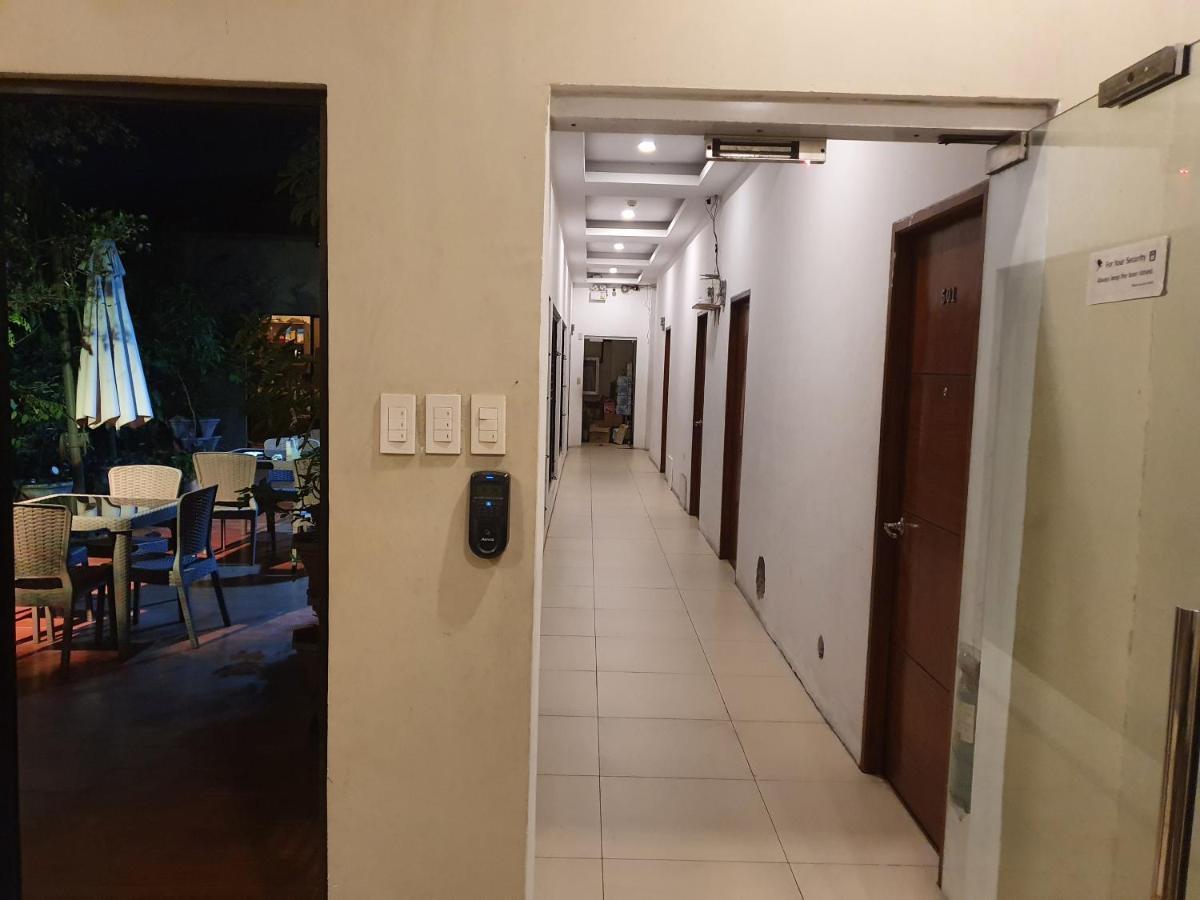 קואזון סיטי Spiral Suites Hotel מראה חיצוני תמונה