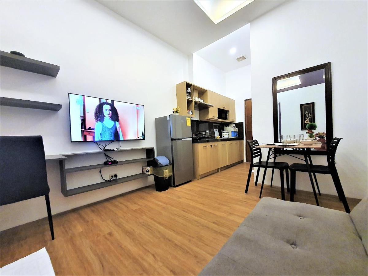 קואזון סיטי Spiral Suites Hotel מראה חיצוני תמונה